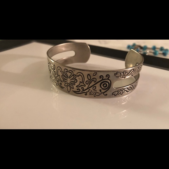 Vintage sterling sliver bracelet. - Picture 2 of 4